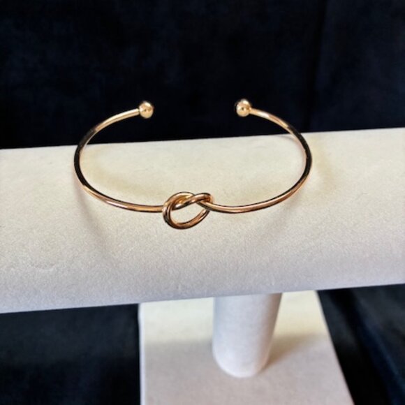 Gold tone love knot bracelet - Picture 2 of 2
